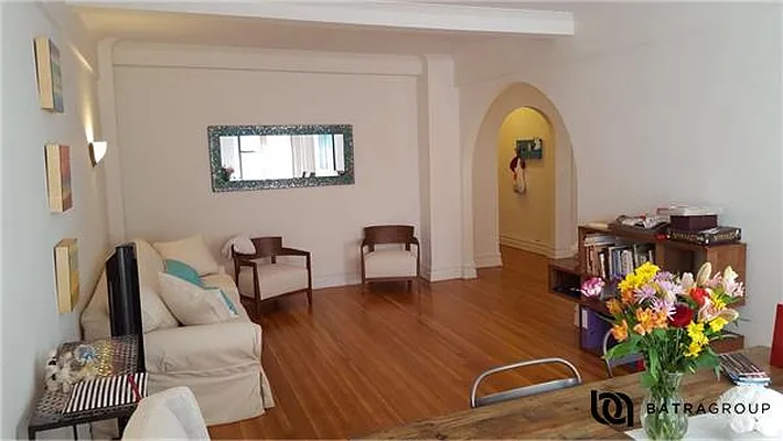 Rented by Batra Group Inc | media 6