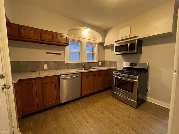 Kitchen with Dishwasher and ceramic tiled floors
