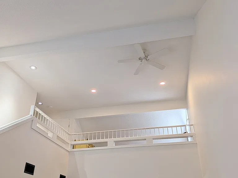 1510 Harbourside Dr — Photo 1