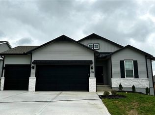 4006 NW 96th St, Kansas City, MO 64154