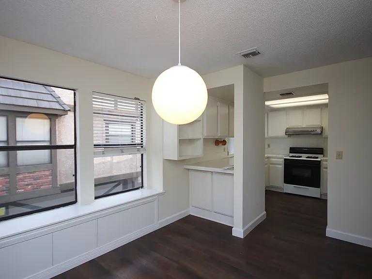 416 N Bushnell Ave #F — Photo 7