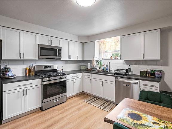 2nd image of 817-819 Bayonne Ave