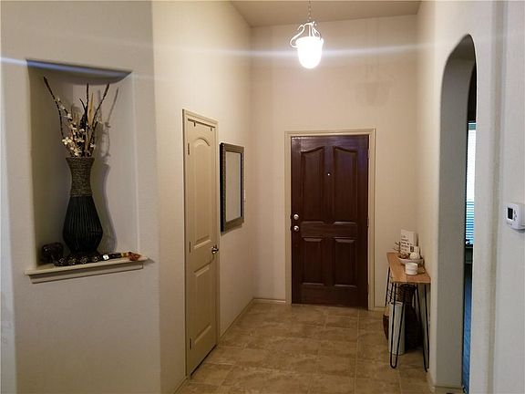 4th image of 3020 Hidden Valley Dr