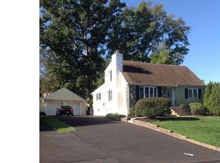 302 S Hawthorne Ave, Langhorne, PA 19047