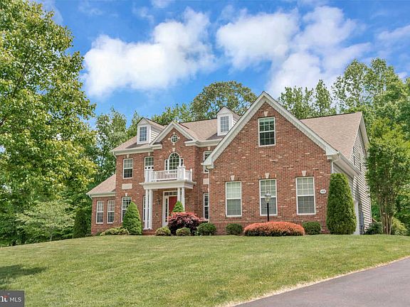 2nd image of 40 Jordan Ln
