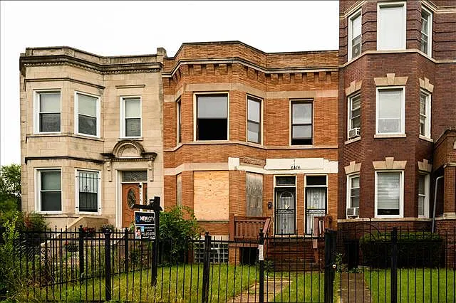 Building Photo 3