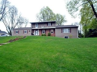 803 Karen Dr, Yankton, SD 57078