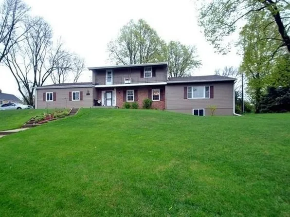 803 Karen Dr, Yankton, SD 57078