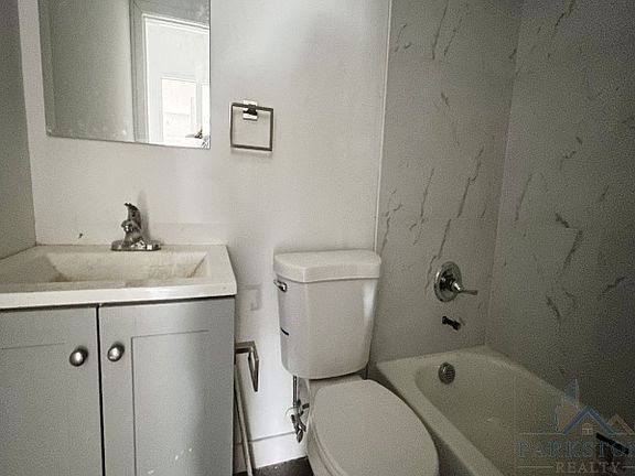 3rd image of 590 Bergen Ave #22R