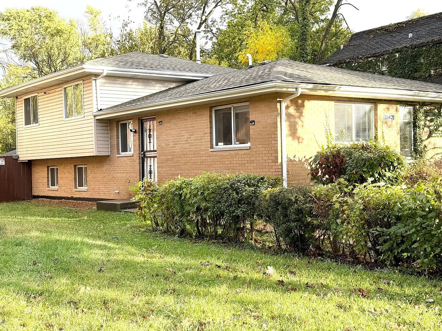 15421 Ashland Ave photo 1