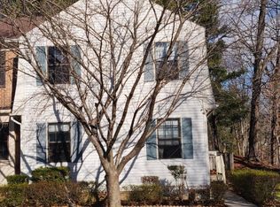 8600 Western Oak Dr, Springfield, VA 22153