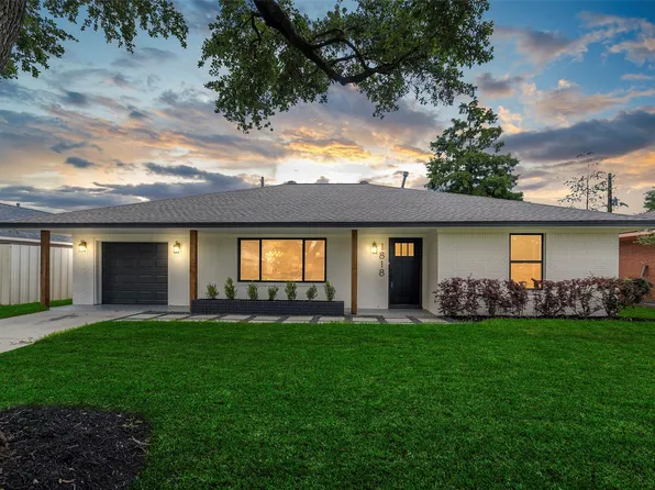 1818 Watercrest Dr, Houston, TX 77008