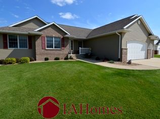 445 Ridgeway Ct, Atkins, IA 52206