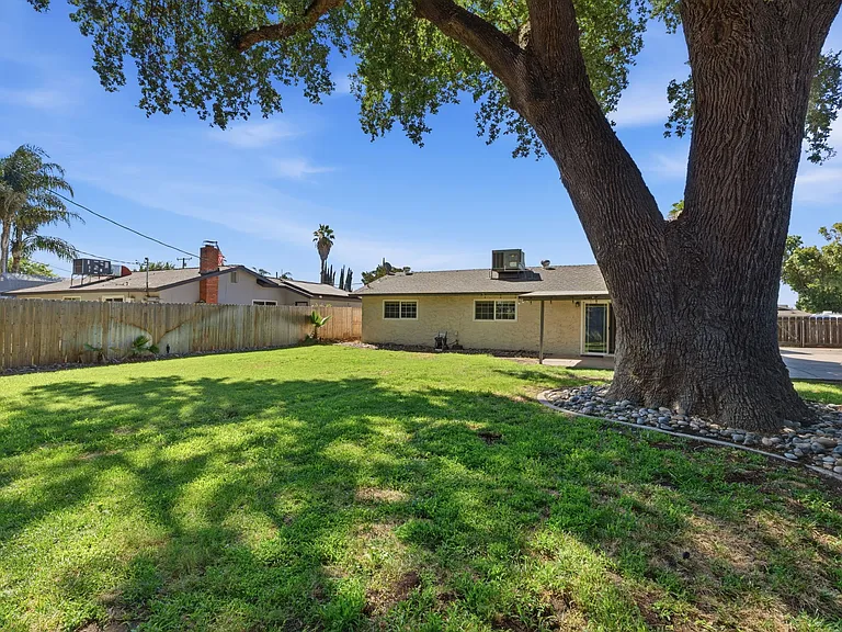 952 W Raymond Rd — Photo 20