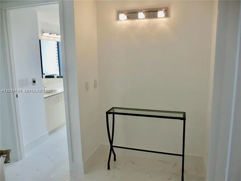 1000 Island Blvd #CU-2308 — Photo 18