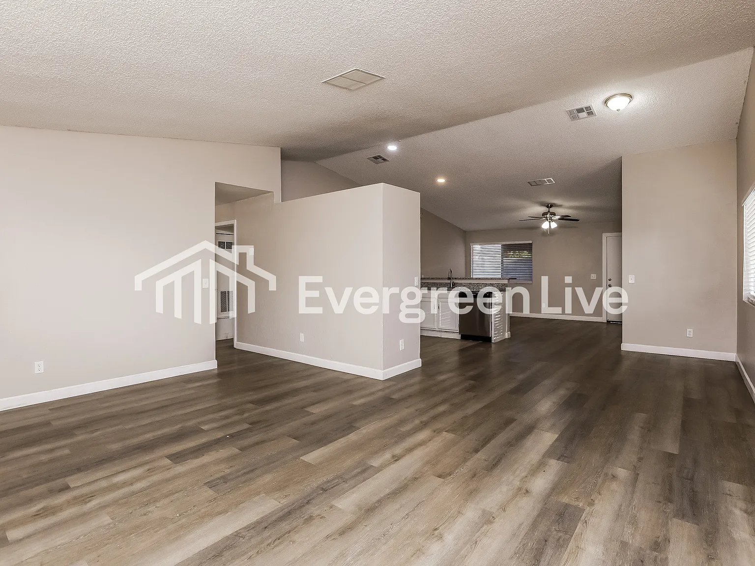 4 bed, 2.0 bath, 1584 sqft, $1,845 — Photo 3