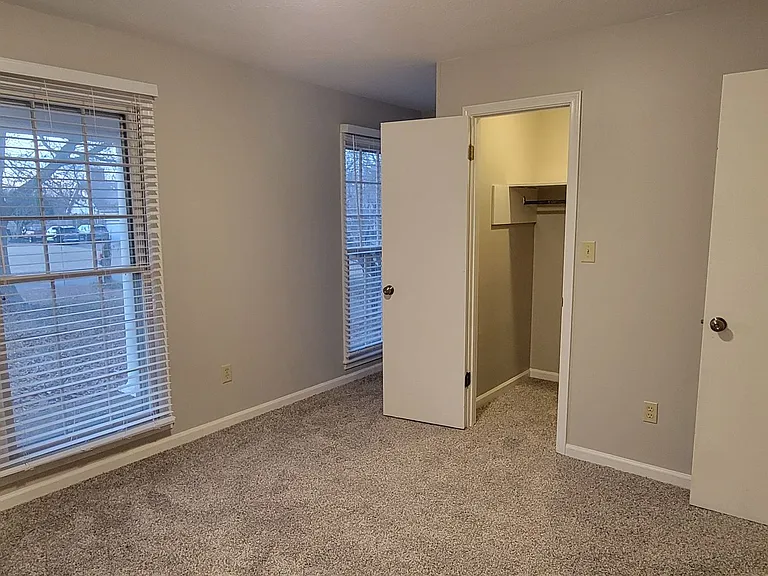 253 Chickering Rd — Photo 11
