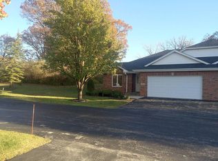 423 W Eden Ln, Crete, IL 60417