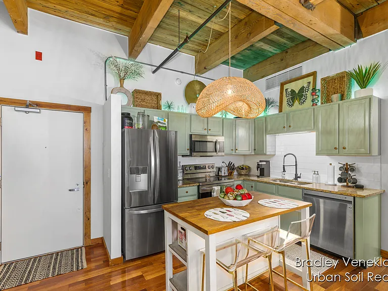 940 Monroe Ave NW #217 — Photo 5