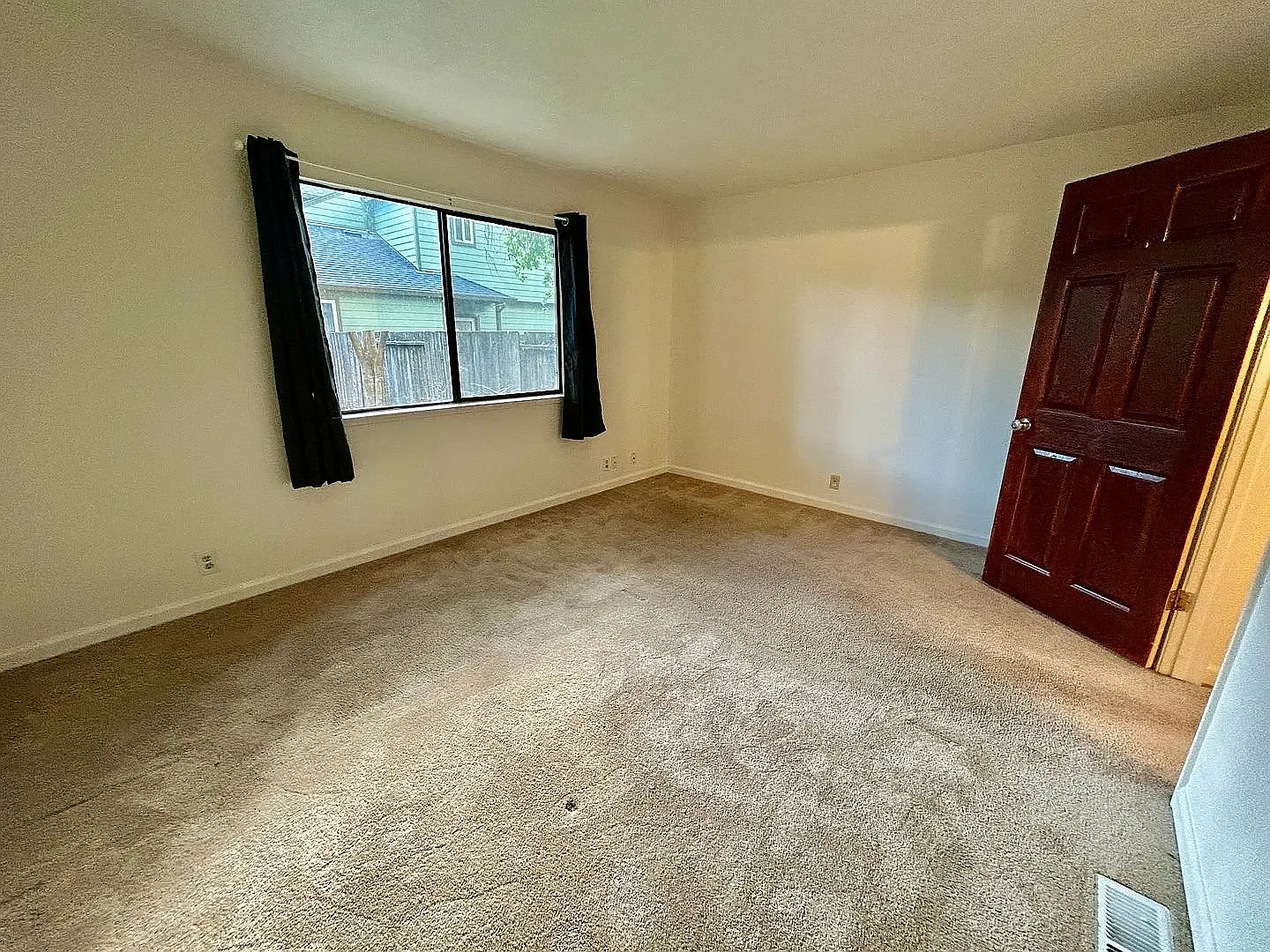 2 bed, 1050 sqft, $3,125 — Photo 4