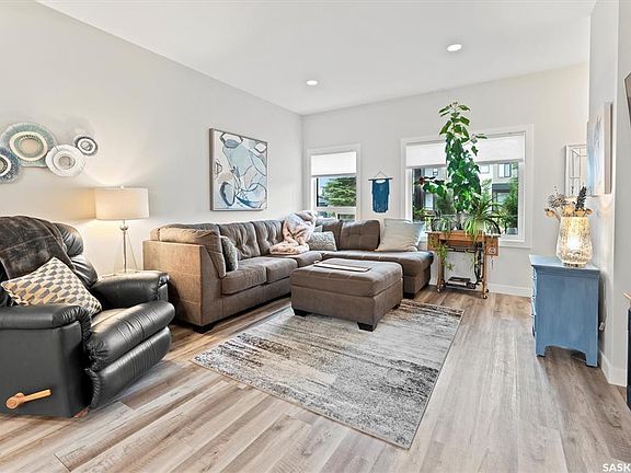 5th image of 619 Evergreen Blvd #18