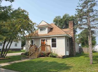 332 S Midland St, Merrill, MI 48637