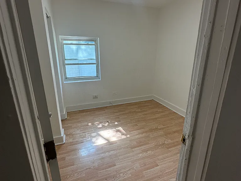 521 May St #1W — Photo 3