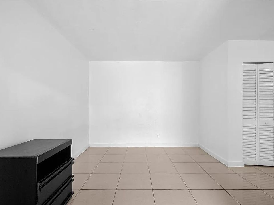 Building Photo 3