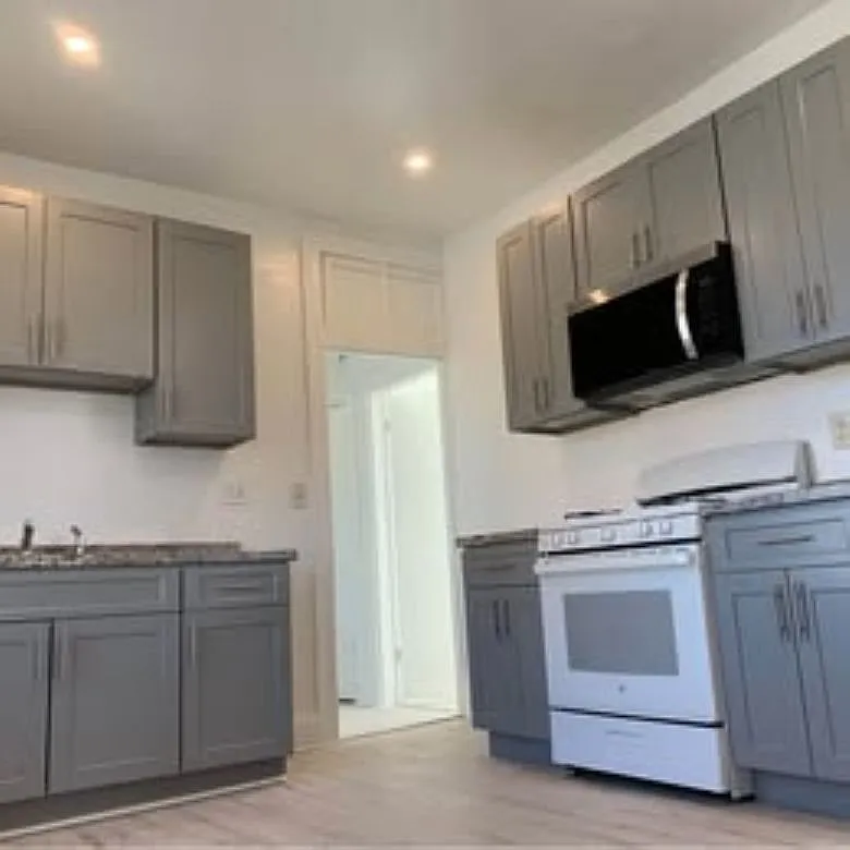 3 bed, 1300 sqft, $3,800 — Photo 4