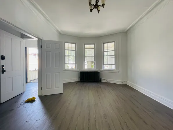 330 Van Duzer Street image 14 of 27