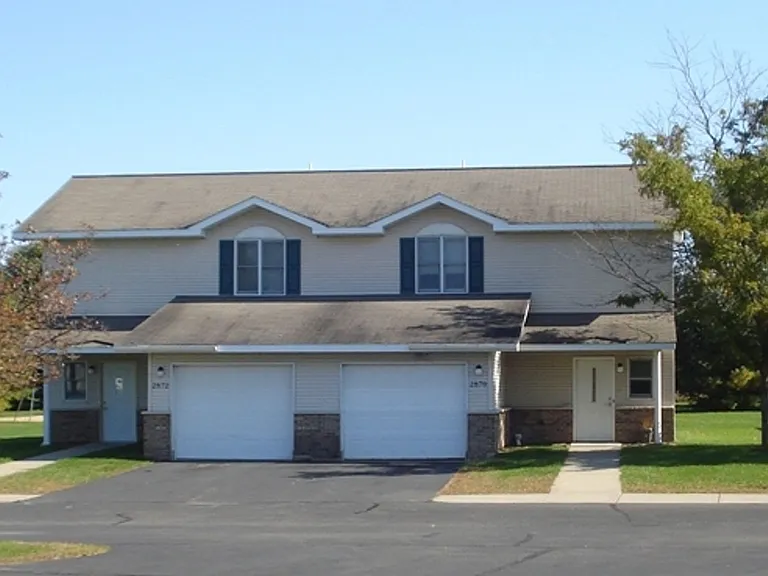 Hickory Drive and Pinecrest Apartments — Photo 64