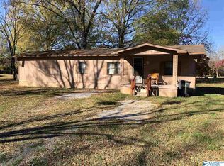 550 NE Morris Rd, Laceys Spring, AL 35754