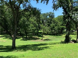 Hampton Dr W, Seguin, TX 78155
