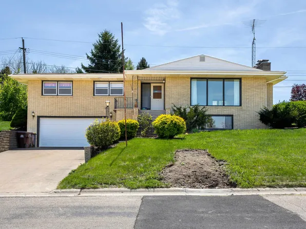 464 W Columbia Ave, Stockton, IL 61085