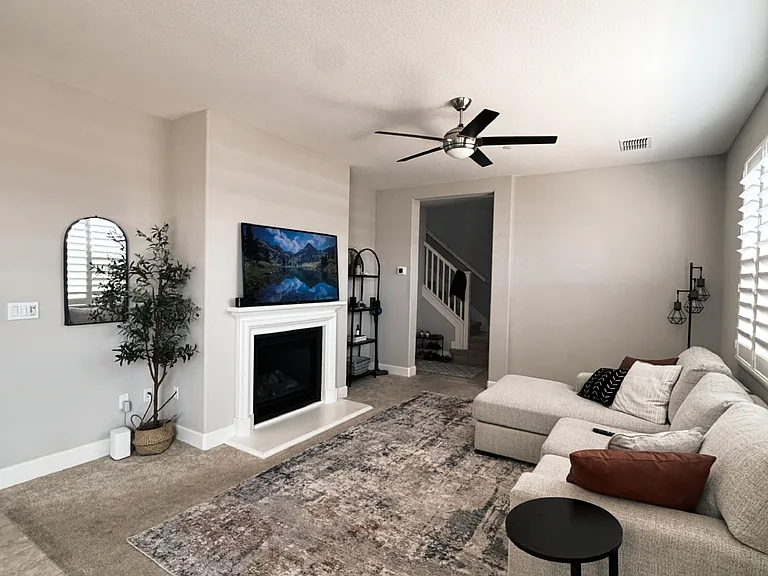 2072 Parsons Dr #1 — Photo 4