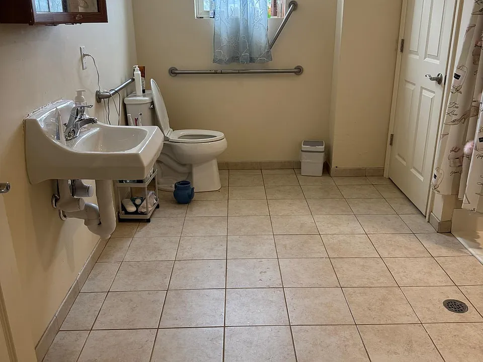 2098 Brunswick Tpke #1