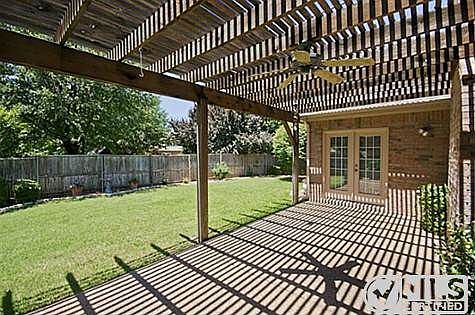 3rd image of 510 Clover Leaf Ln
