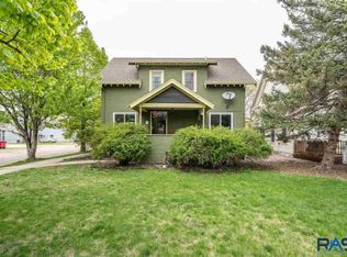 323 E 3rd St, Parker, SD 57053