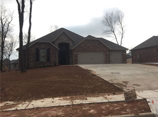 6401 SW Fair View Blvd, Bentonville, AR 72712