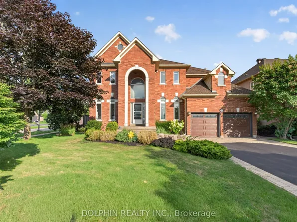 735 Foxcroft Blvd, Newmarket, ON L3X 1N1