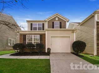 825 Old Forester Ln, Charlotte, NC 28214