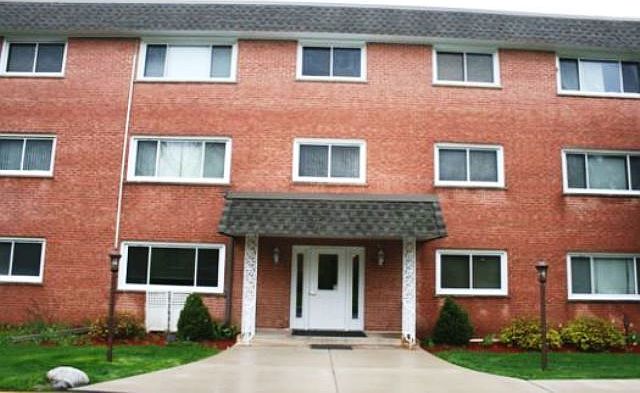 2nd image of 1925 E Oakton St APT 2H