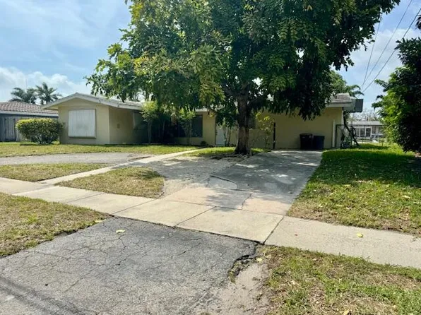 2330 NE 49th Street, Lighthouse Point, FL 33064