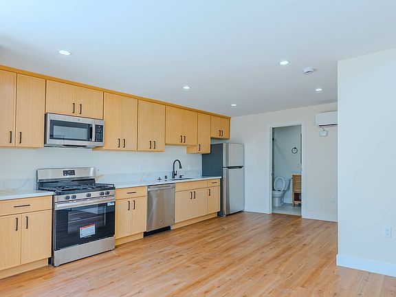 2nd image of 456 S Breed St #28