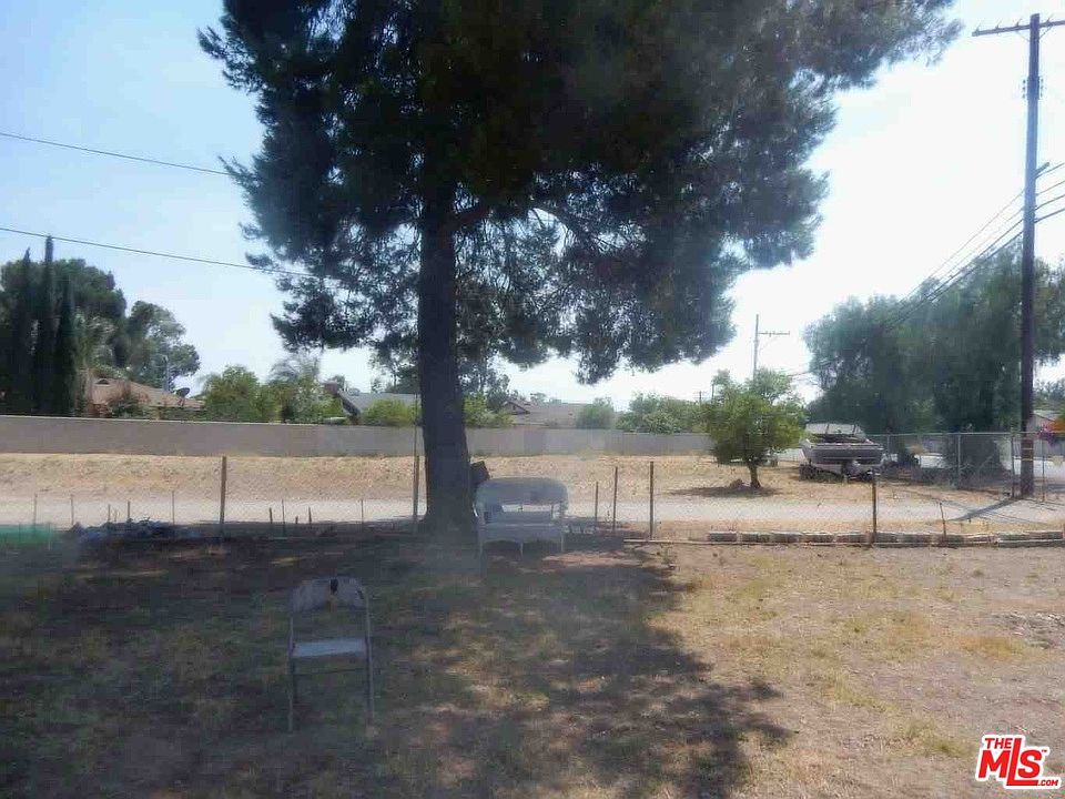 2nd image of 9835 Fontana Ave