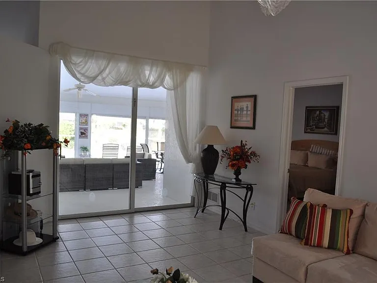 431 Dundee Ct — Photo 6