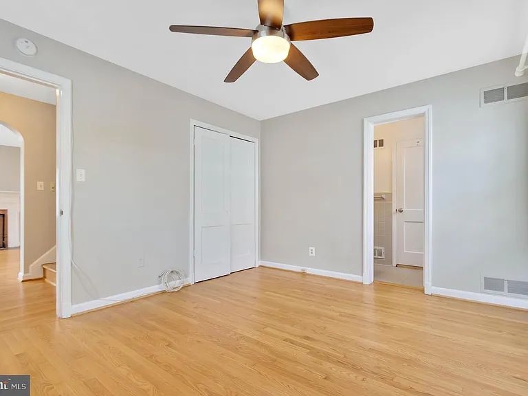 970 N Quintana St — Photo 7