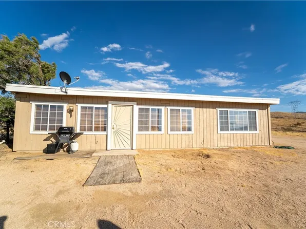 8390 Milpas Dr, Apple Valley, CA 92308