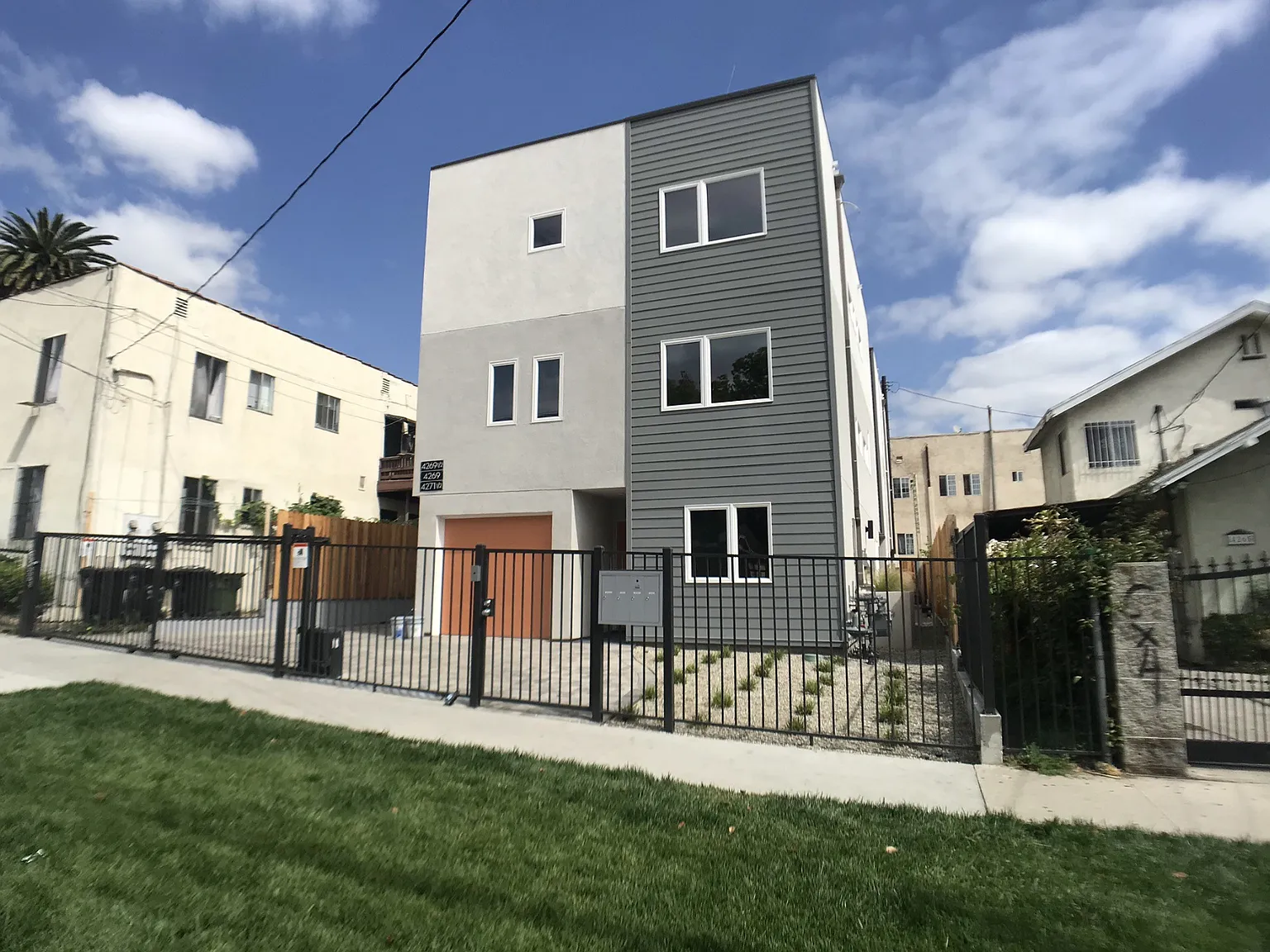 3 bed, 1170 sqft, $3,500 — Photo 1
