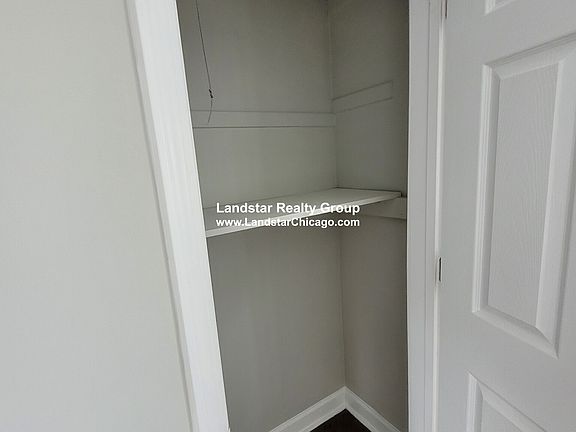 3rd image of 1323 W Sherwin Ave #2W